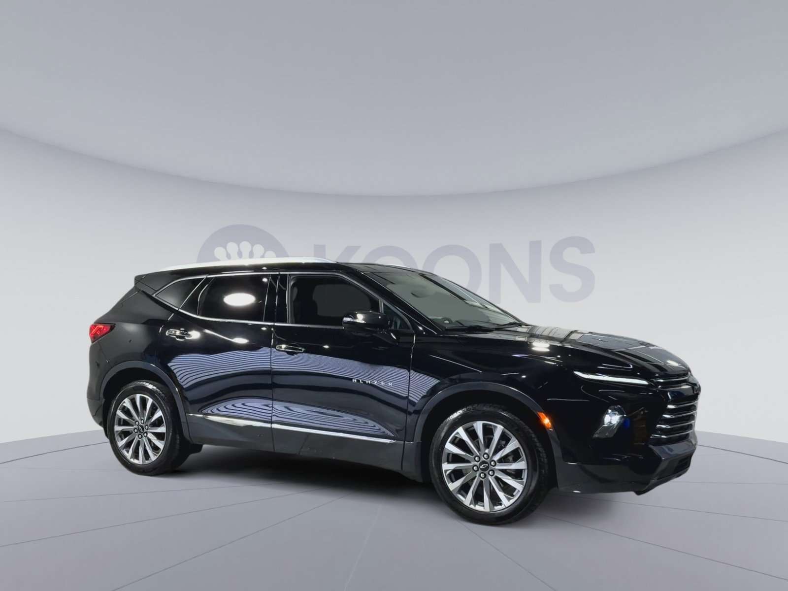 Used 2023 Chevrolet Blazer Premier w/ Driver Confidence II Package image 2