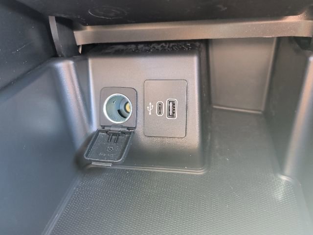 Used 2025 Ford Explorer Active image 19