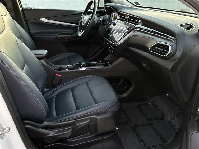 Used 2022 Chevrolet Bolt EUV LT w/ Convenience Package image 12