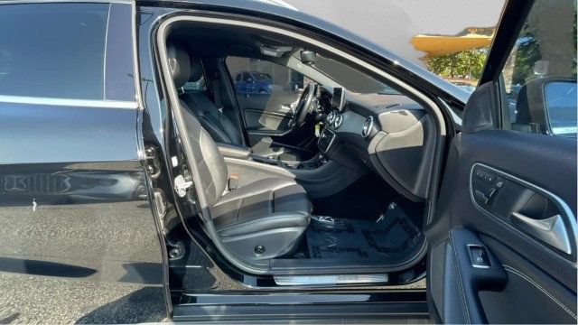 Used 2017 Mercedes-Benz GLA 250 image 18