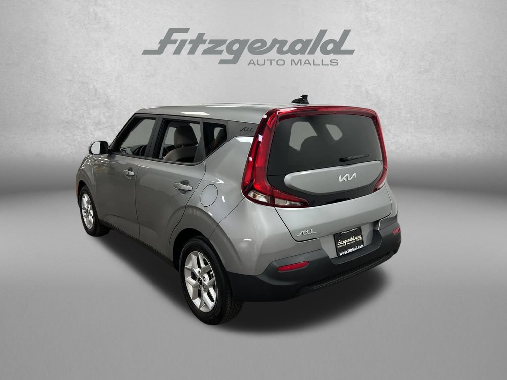 Used 2022 Kia Soul S FWD image 3