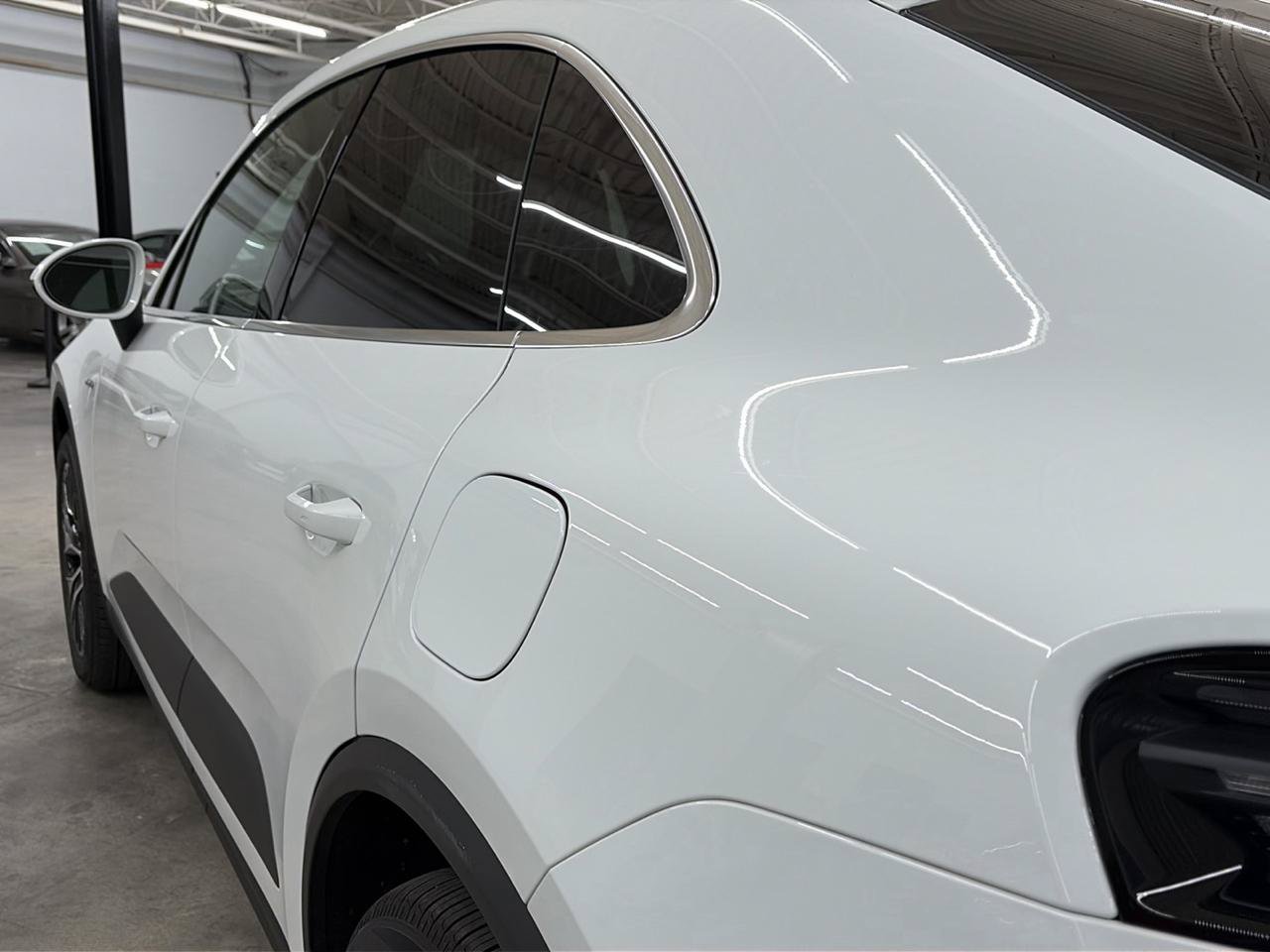 Used 2025 Porsche Macan 4S Electric w/ Premium Package AWD/4WD image 13