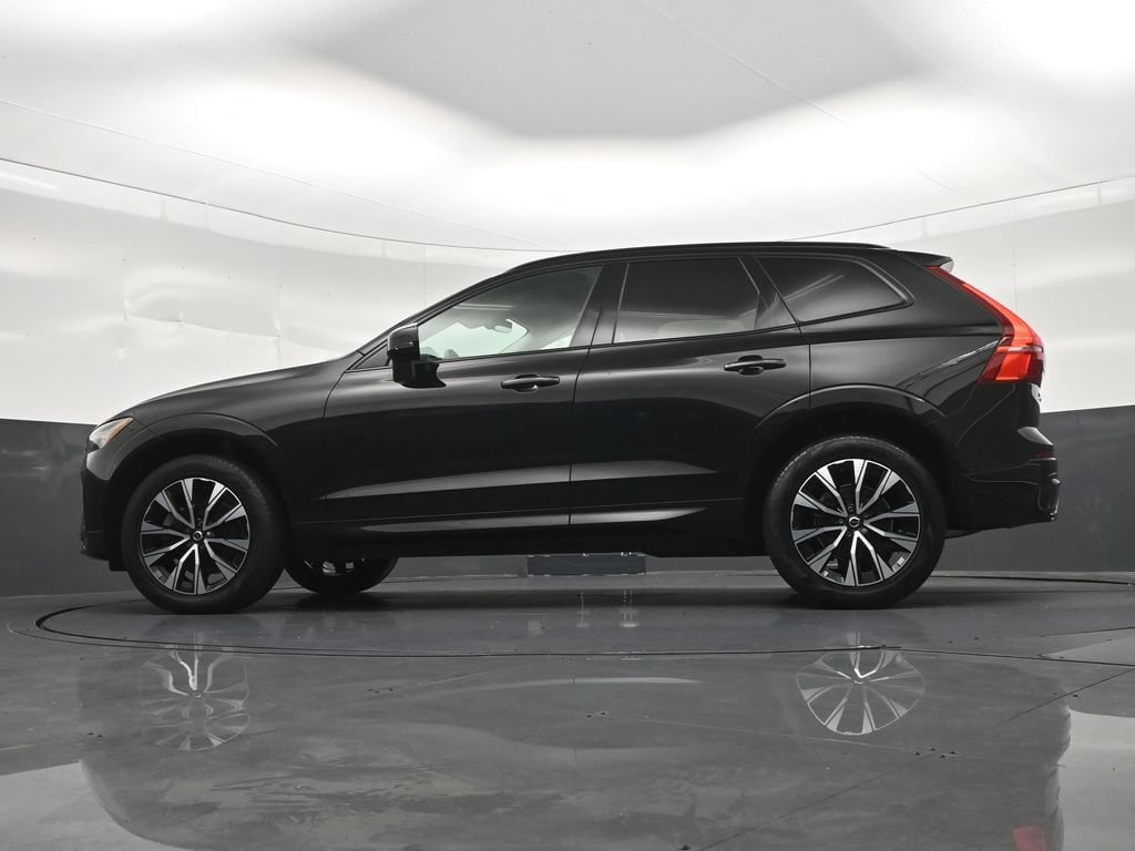 Used 2024 Volvo XC60 B5 Core w/ Protection Package Premier AWD/4WD image 24