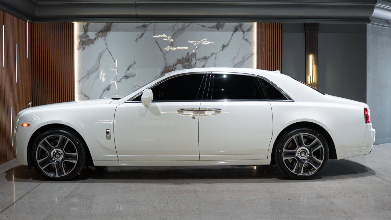 Used 2017 Rolls-Royce Ghost image 10
