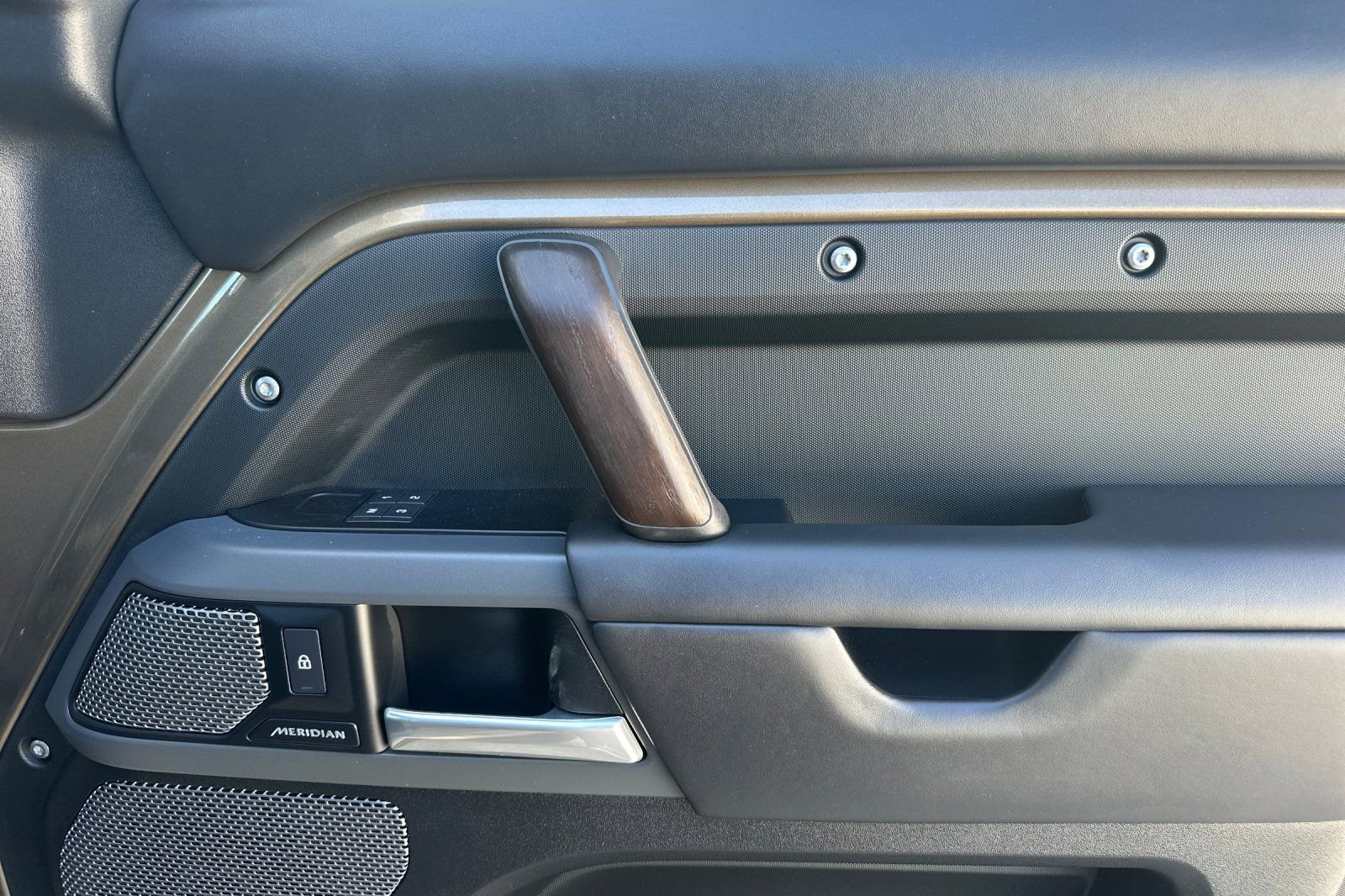 Used 2024 Land Rover Defender 110 X image 20