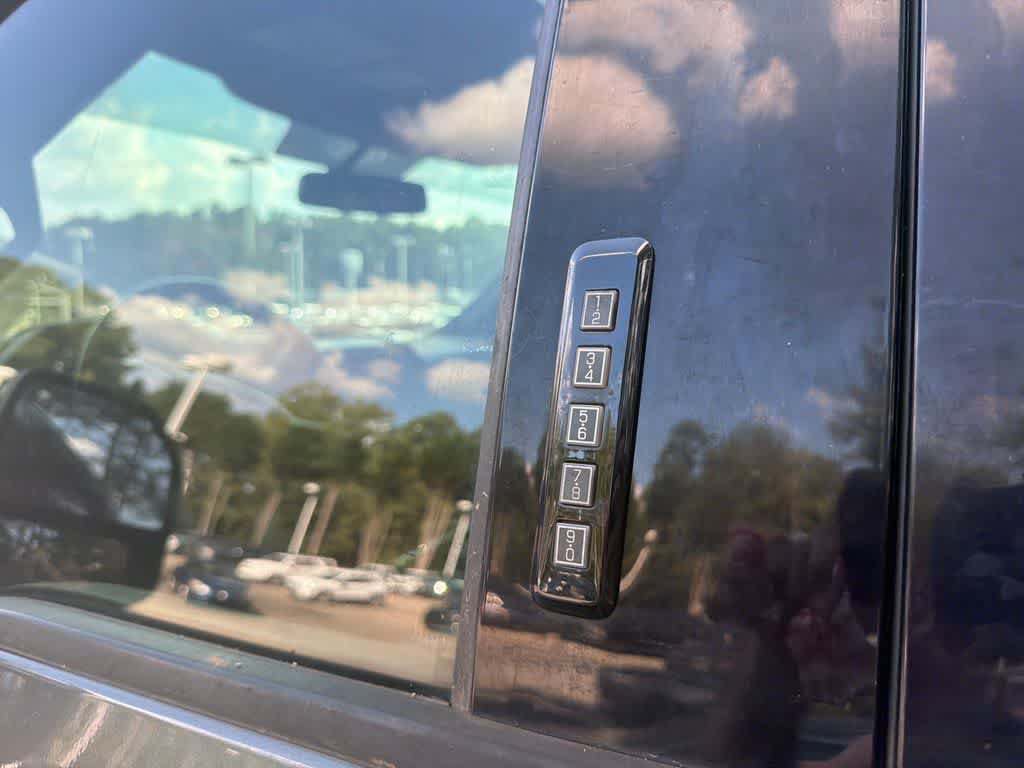 Used 2019 Ford F250 Lariat w/ Lariat Value Package AWD/4WD image 9
