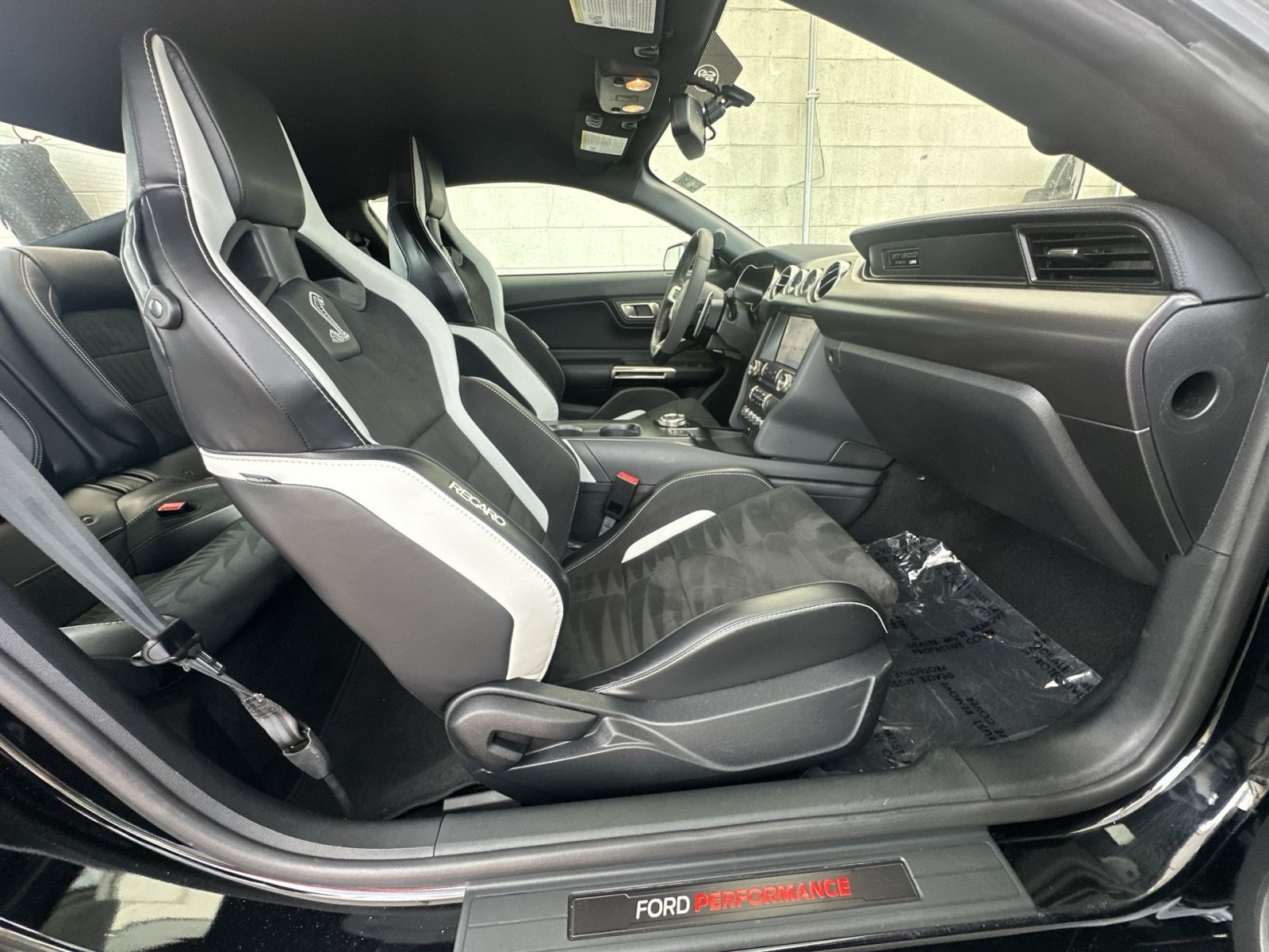Used 2020 Ford Mustang Shelby GT500 w/ Technology Package RWD image 34