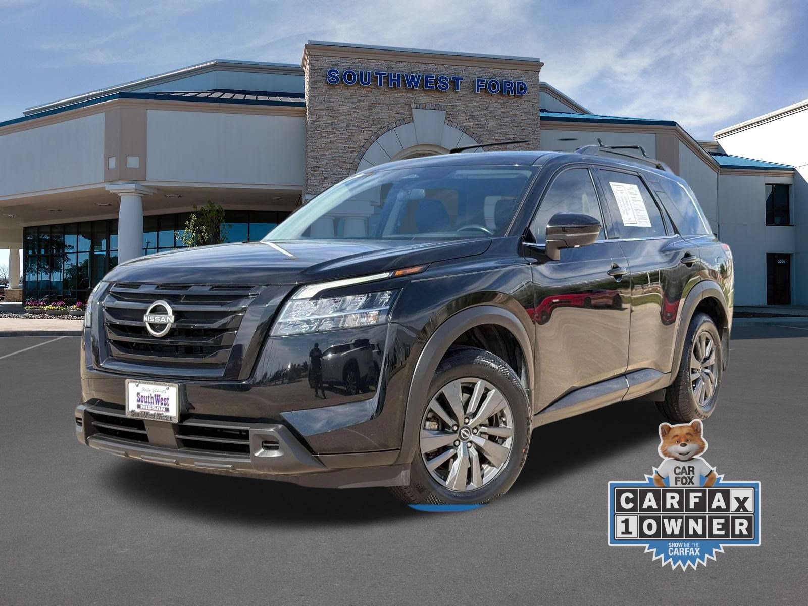 Used 2022 Nissan Pathfinder SV w/ SV Black Package FWD image 1