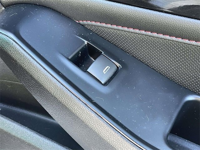 Used 2023 Chevrolet Traverse RS image 18