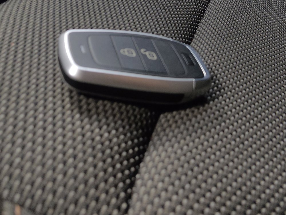 Used 2021 Chevrolet Traverse LS FWD image 32