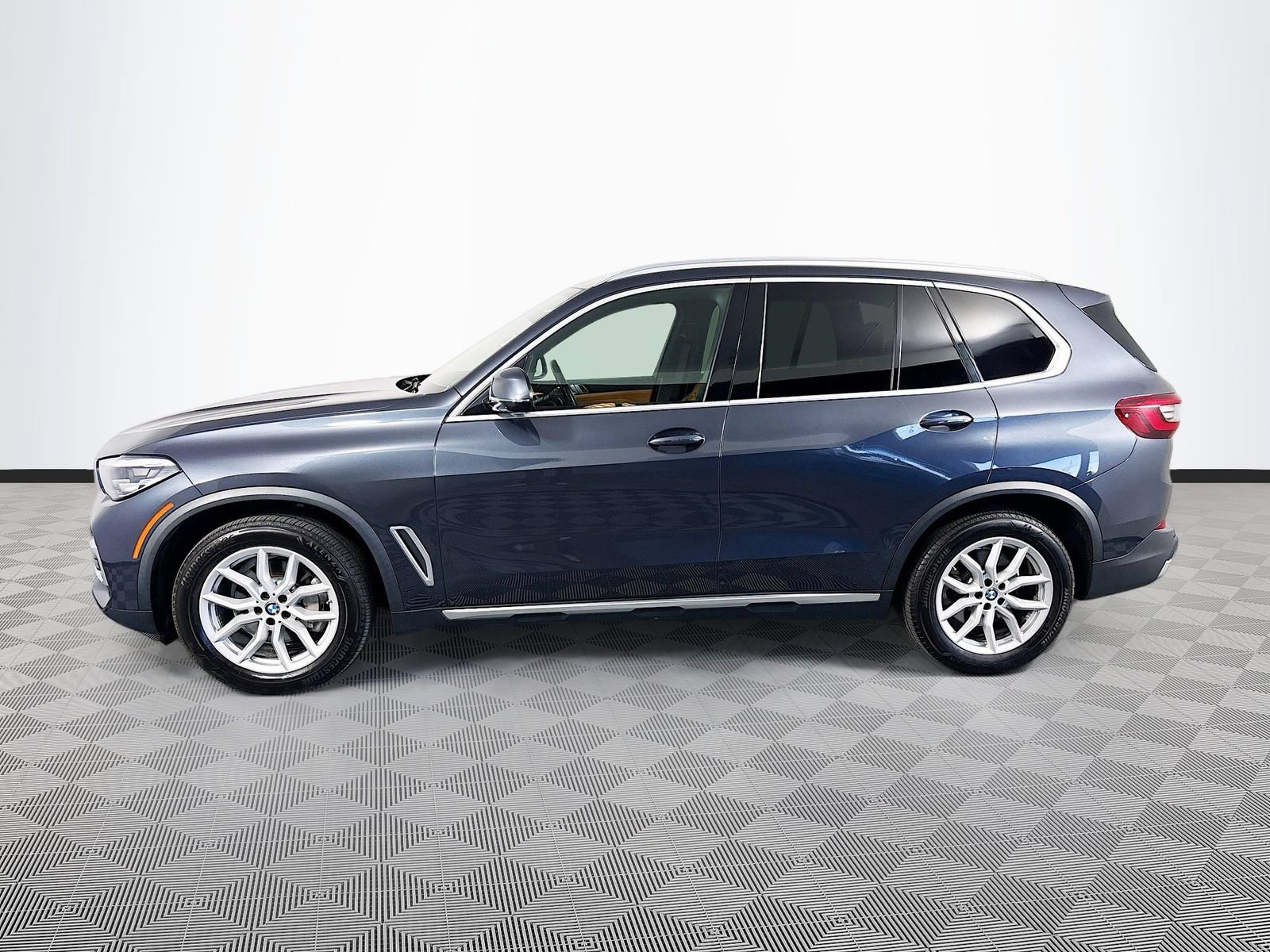 Used 2021 BMW X5 xDrive40i AWD/4WD image 4