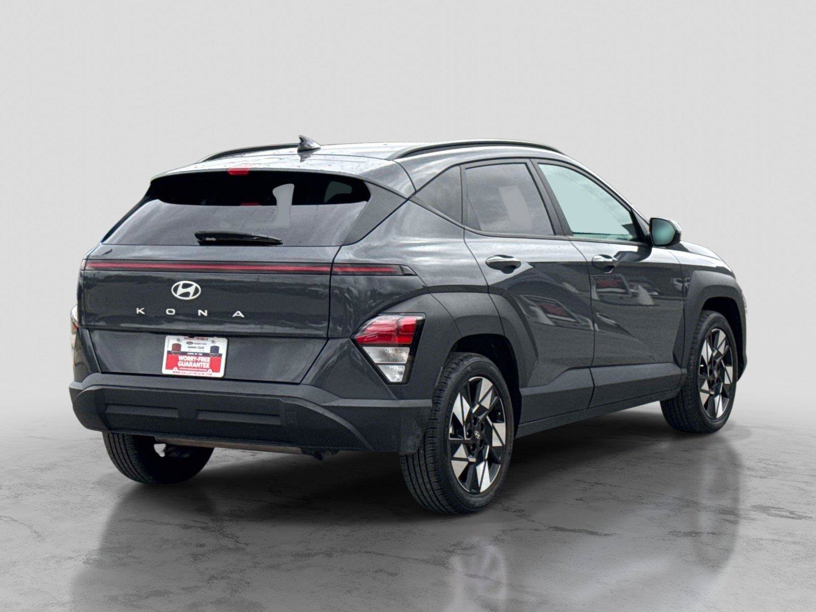 Used 2024 Hyundai Kona SEL FWD image 5