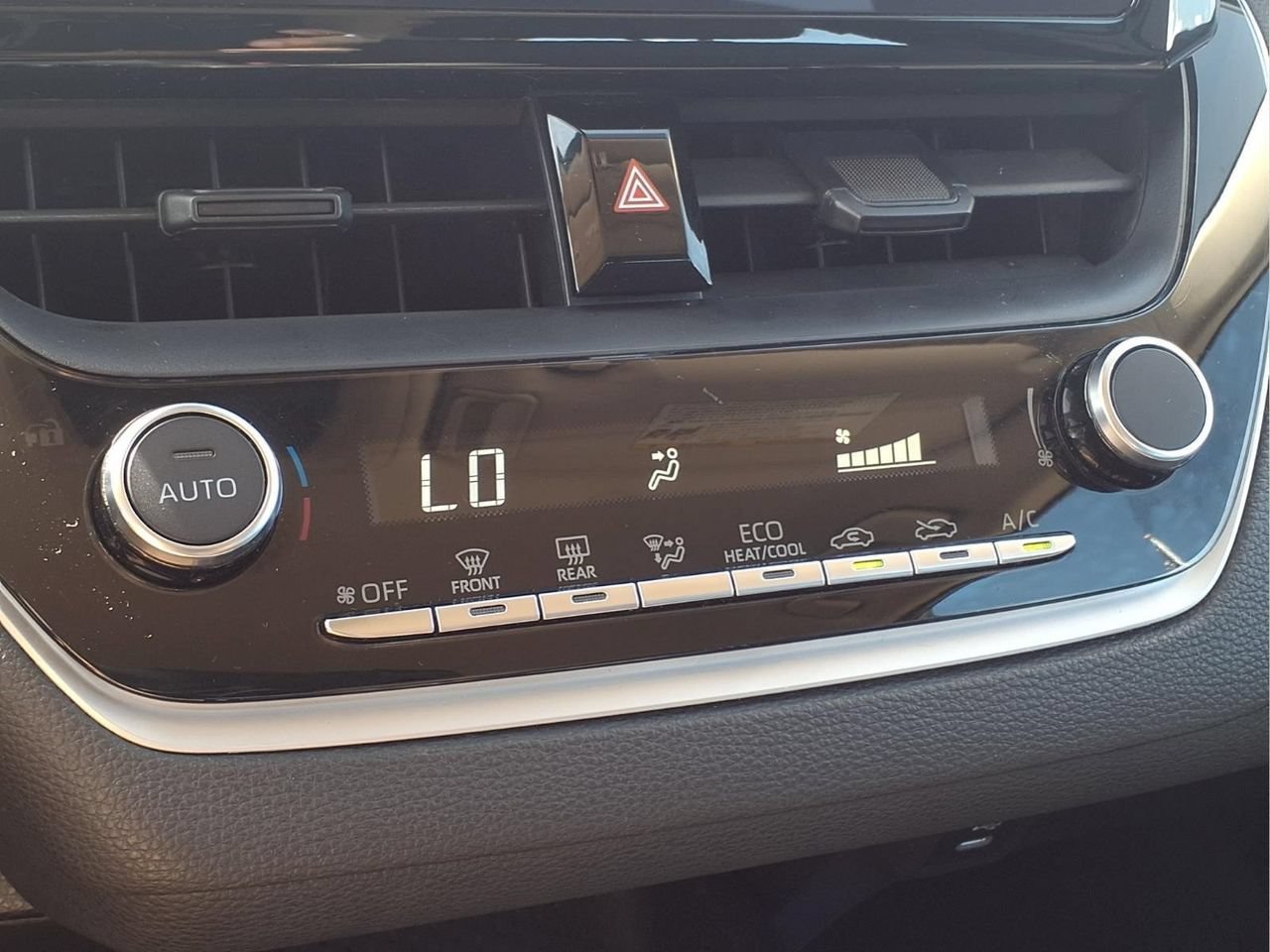 Used 2024 Toyota Corolla LE FWD image 15