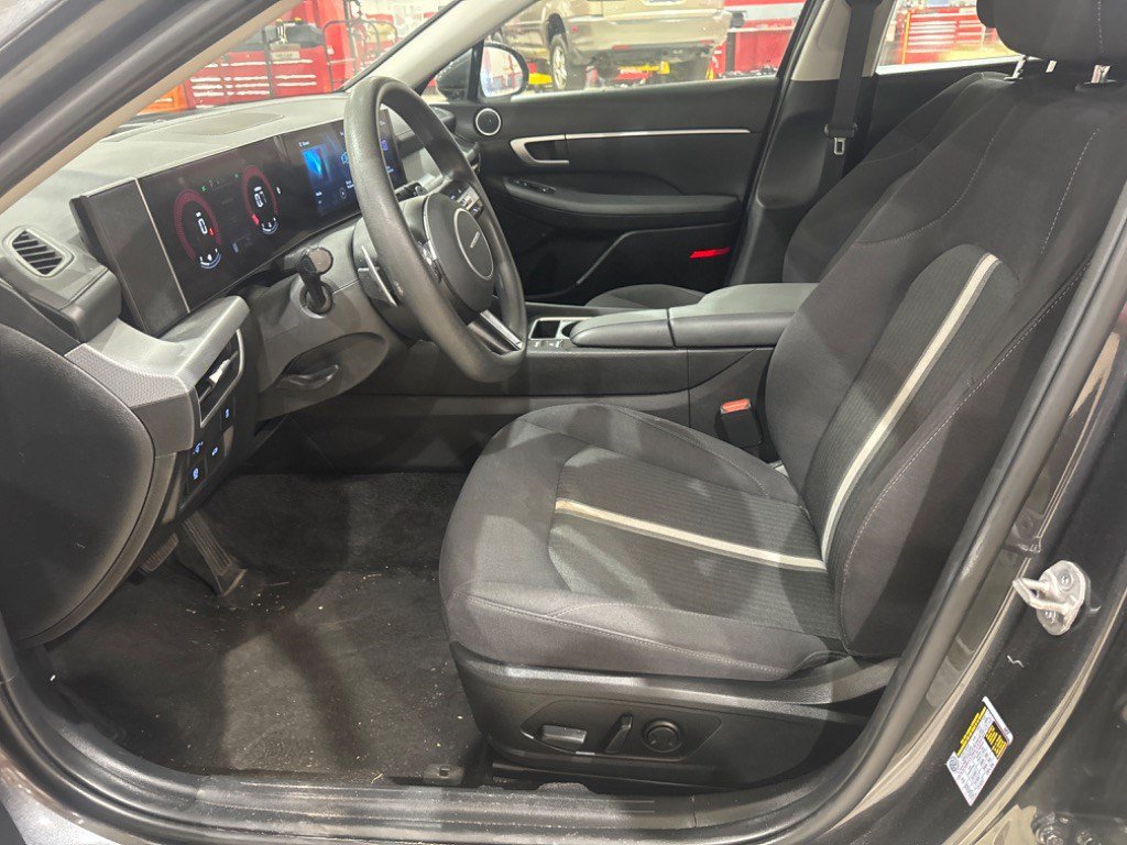 Used 2025 Hyundai Sonata SEL FWD image 40