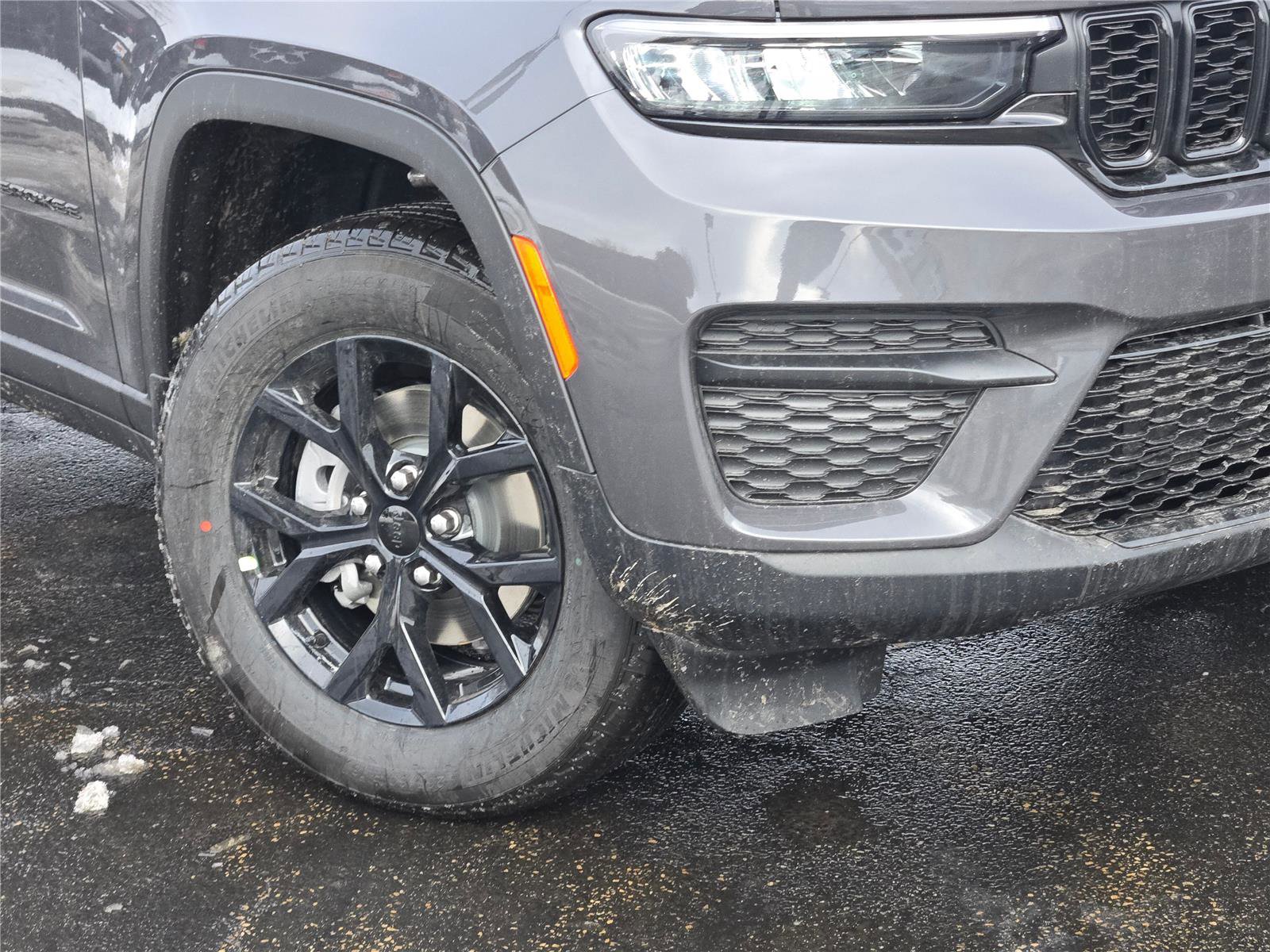 New 2025 Jeep Grand Cherokee Altitude w/ Trailer Tow Package image 3