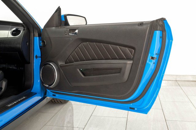 Used 2010 Ford Mustang GT Premium RWD image 36