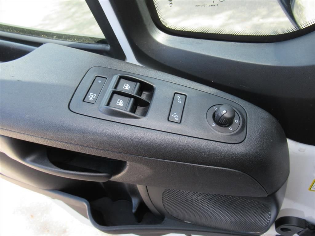 Used 2025 RAM ProMaster 2500 w/ Convenience Group FWD image 23