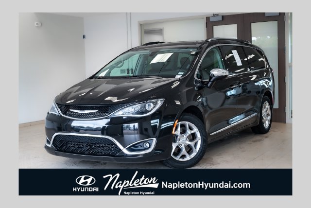 Used 2019 Chrysler Pacifica Limited FWD image 1