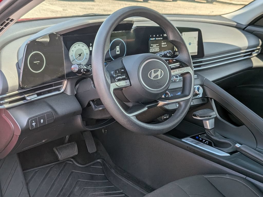Used 2024 Hyundai Elantra SEL FWD image 36