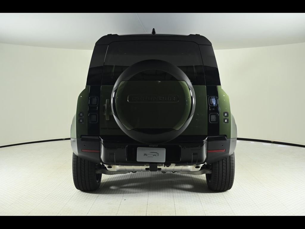 New 2026 Land Rover Defender 110 S image 4