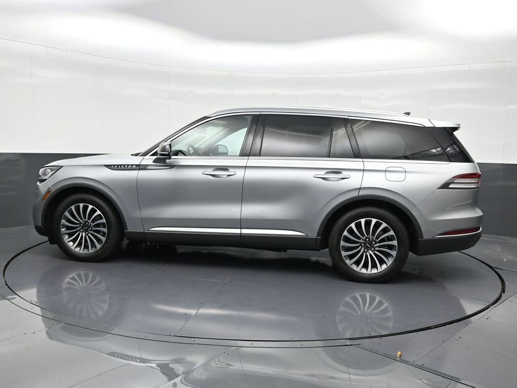 Used 2023 Lincoln Aviator Reserve image 2
