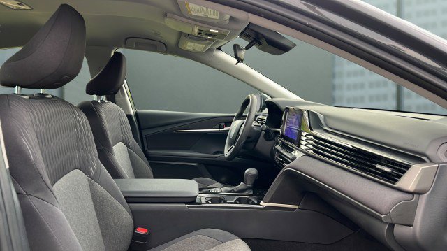 Used 2025 Toyota Camry LE image 12