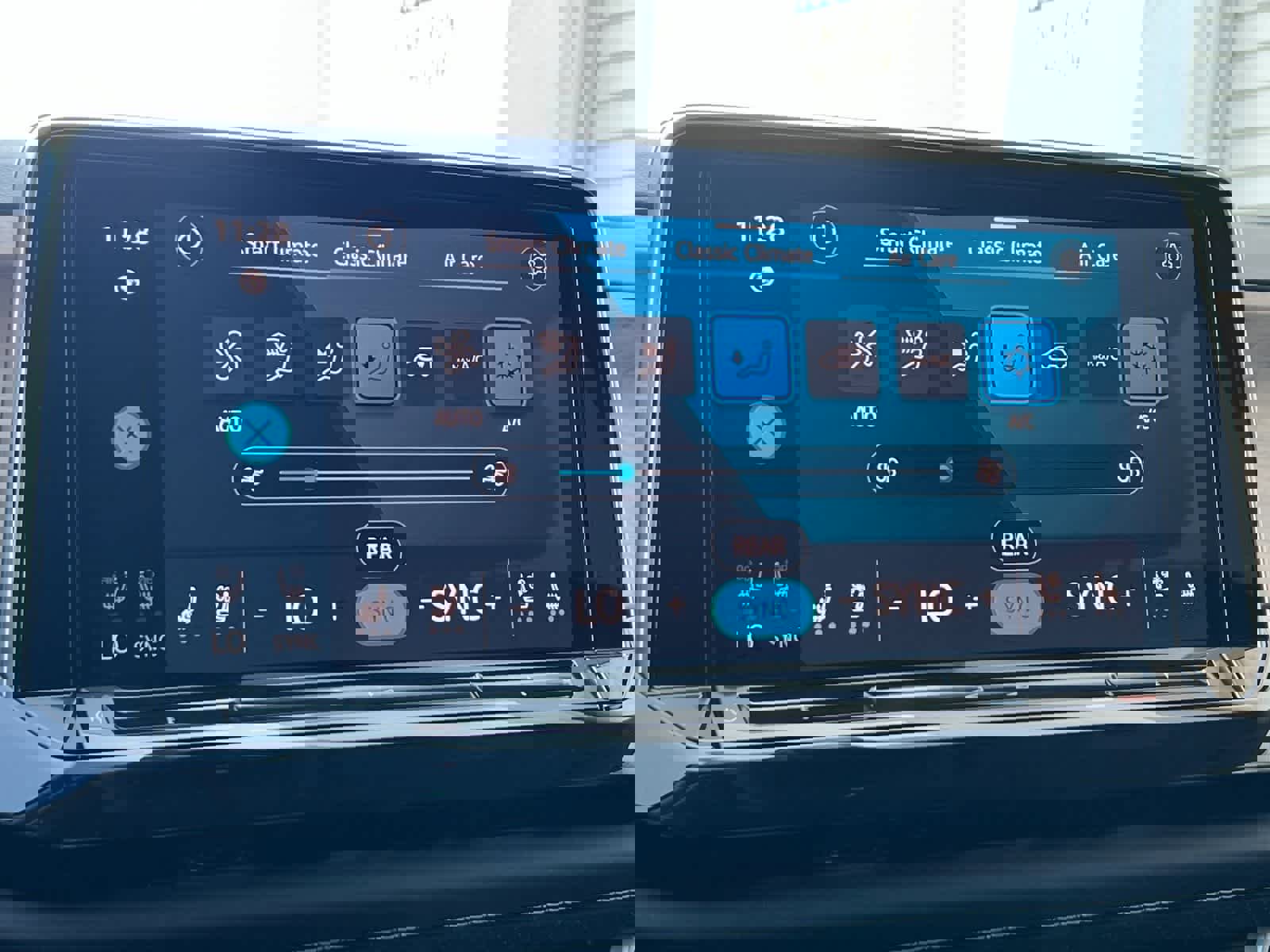 Used 2025 Volkswagen Atlas SE image 22