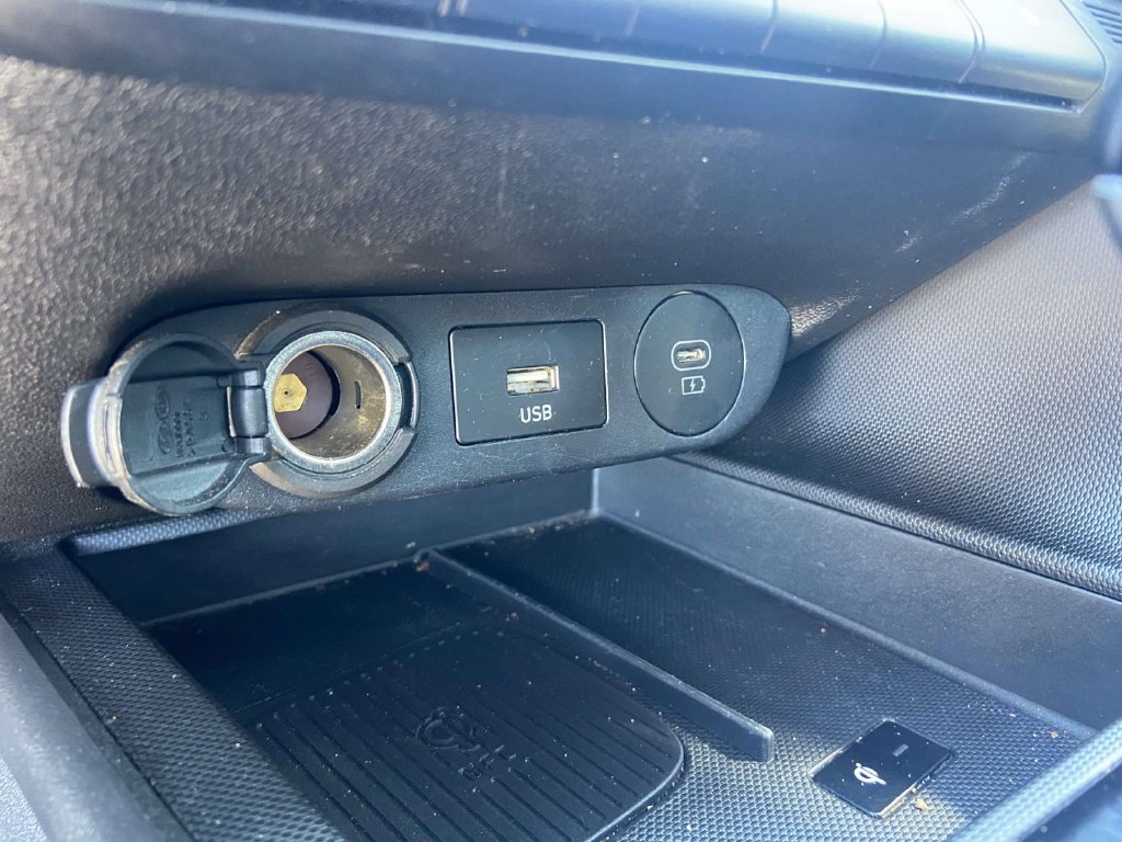 Used 2025 Hyundai Elantra Limited FWD image 19