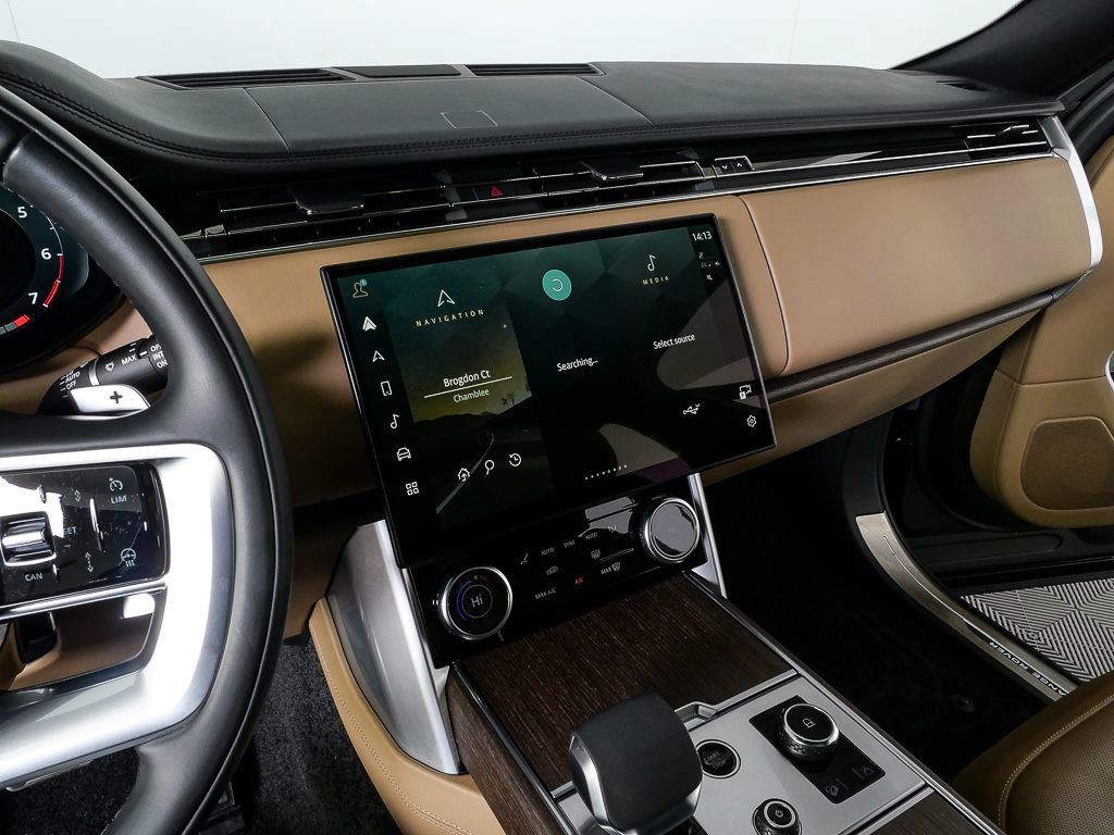 Used 2023 Land Rover Range Rover SE image 13