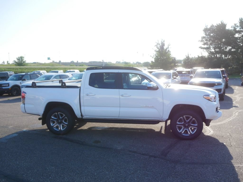 Used 2019 Toyota Tacoma Limited AWD/4WD image 5