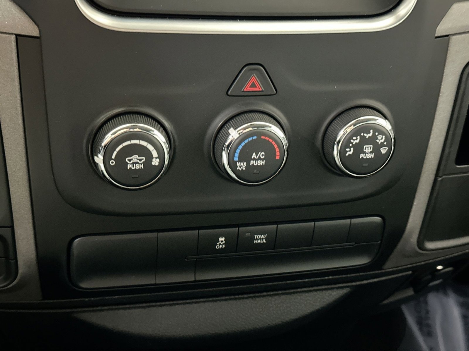 Used 2016 RAM 1500 Express image 25