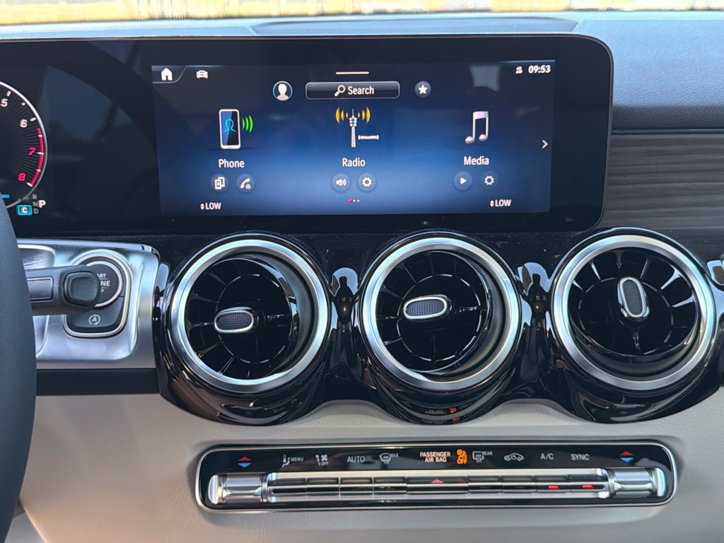 New 2026 Mercedes-Benz GLB 250 4MATIC image 28