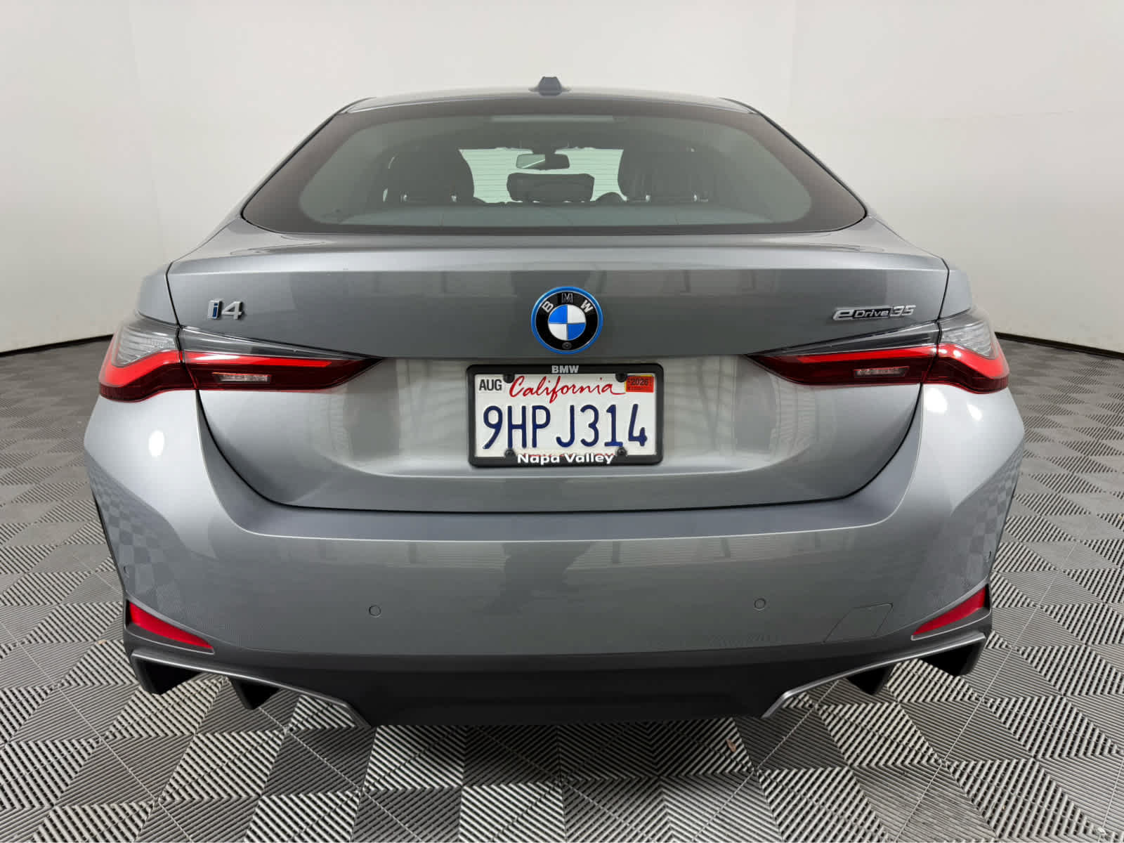 Used 2023 BMW i4 eDrive35 RWD image 4