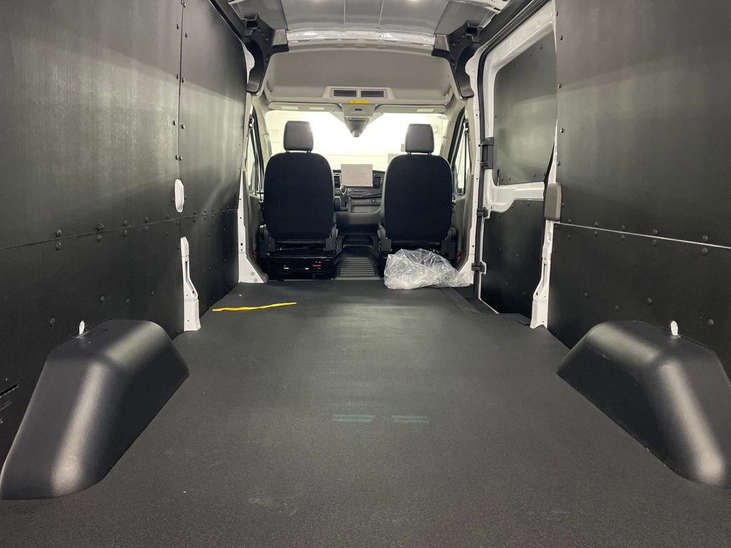 New 2026 Ford Transit 250 148 Medium Roof w/ Load Area Protection Package image 28