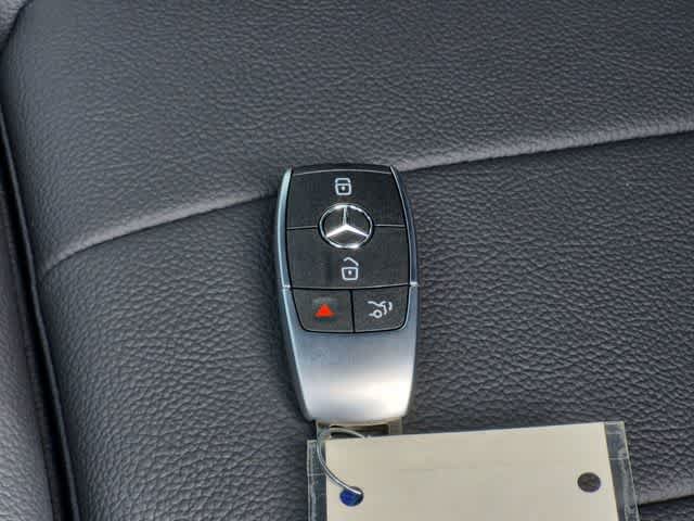 New 2026 Mercedes-Benz GLB 250 4MATIC image 34
