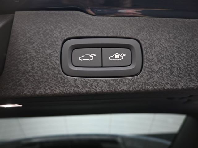 New 2026 Volvo V60 B5 Cross Country Plus w/ Protection Package Premier image 31