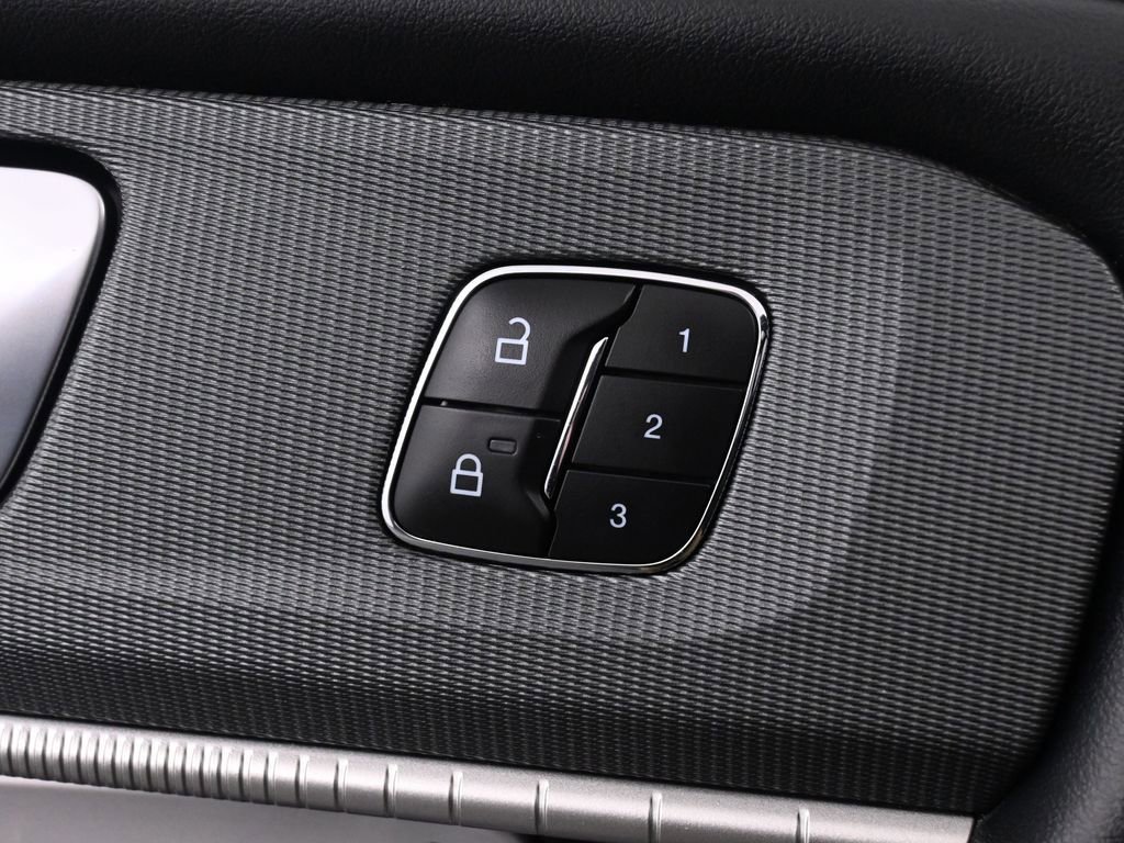 Used 2025 Ford Explorer ST image 40