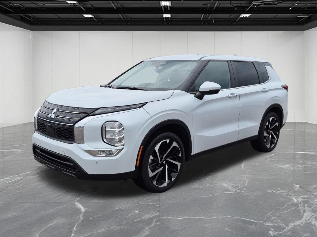 Used 2023 Mitsubishi Outlander SE AWD/4WD image 1