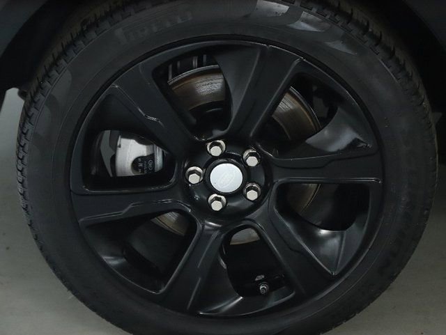 Used 2020 Land Rover Range Rover HSE image 12