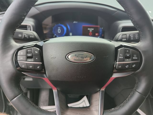 Used 2022 Ford Explorer Platinum w/ Equipment Group 601A AWD/4WD image 44