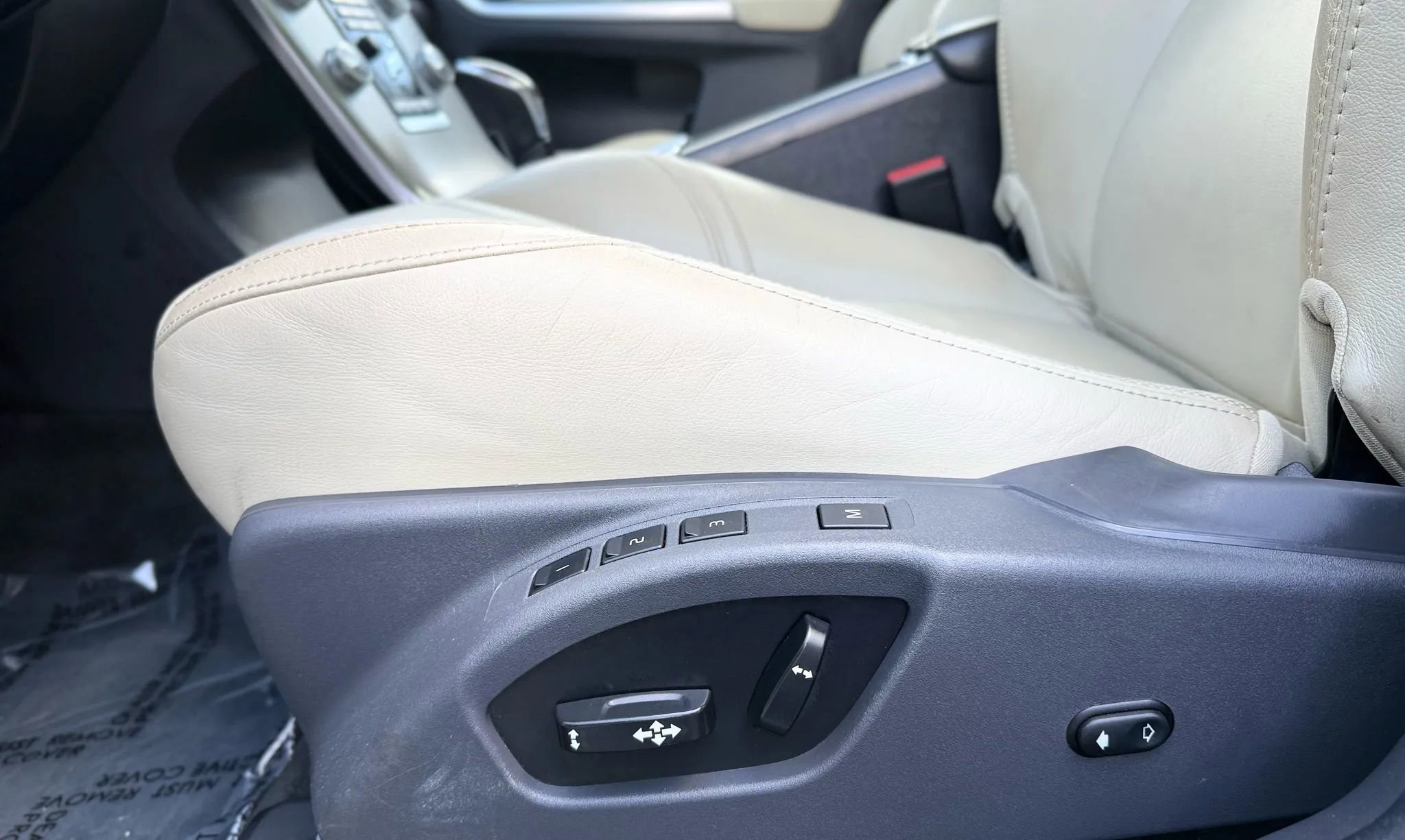 Used 2017 Volvo XC60 T6 Dynamic w/ Preferred Option Package image 27