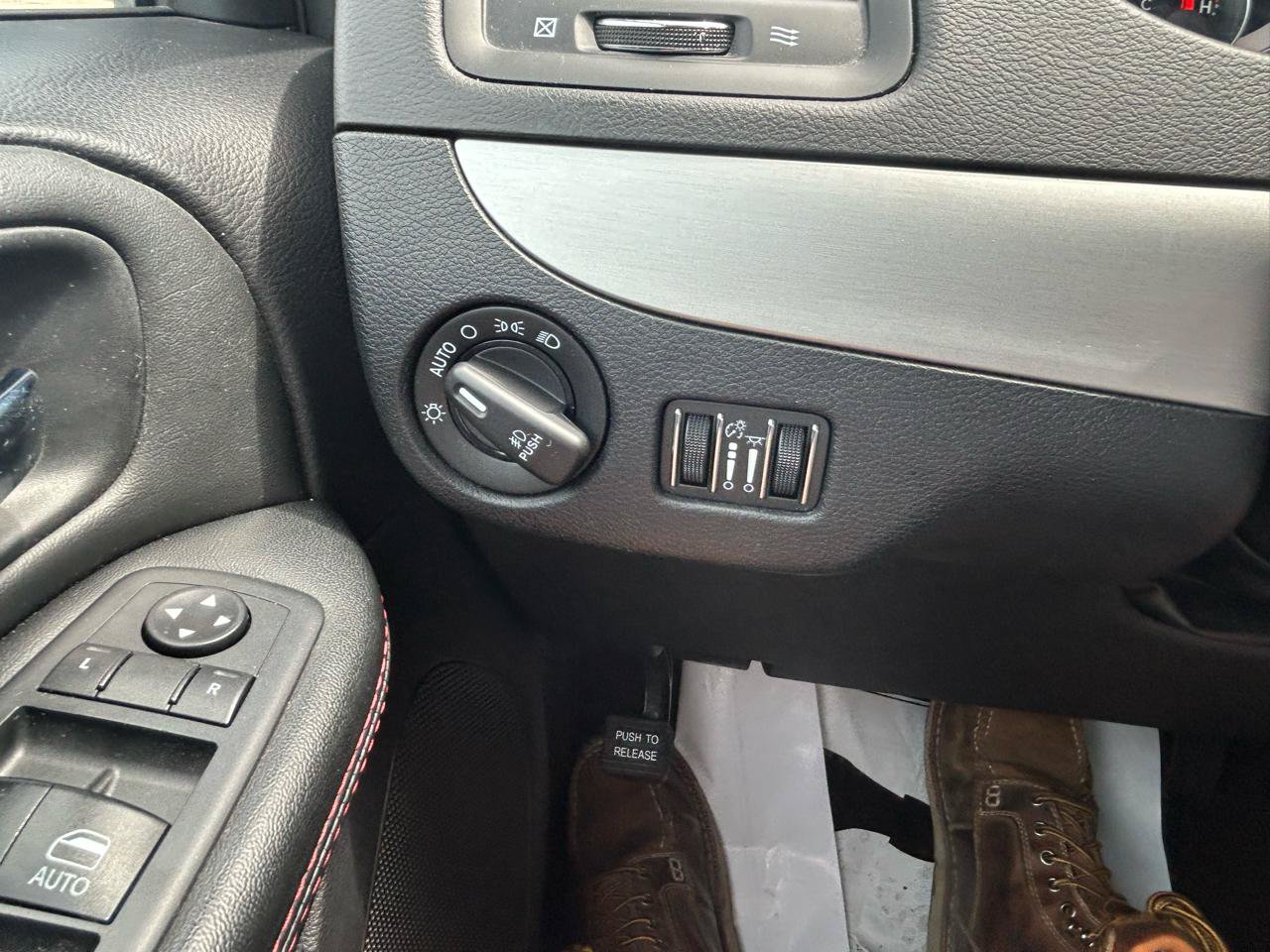 Used 2018 Dodge Grand Caravan GT FWD image 25