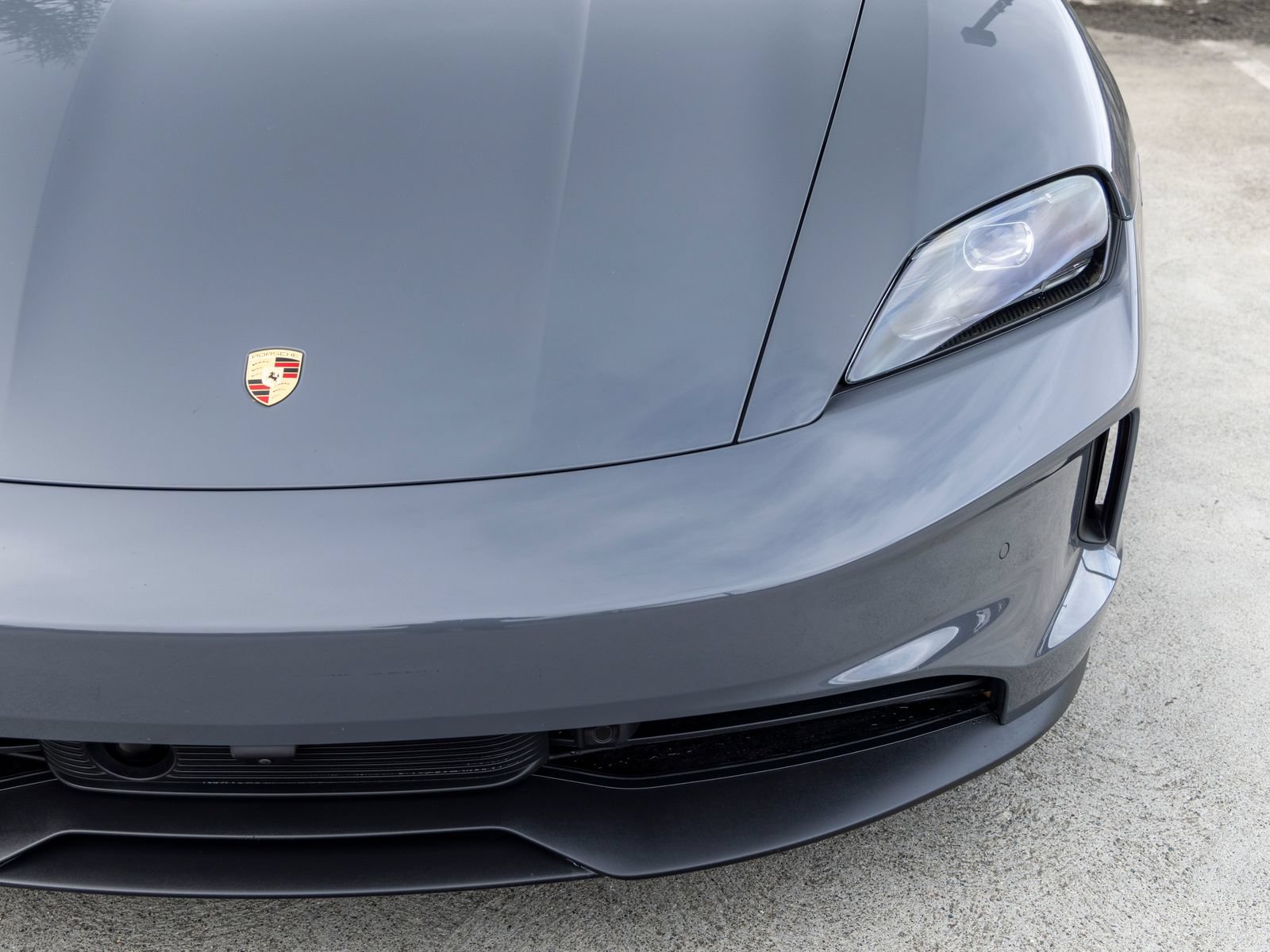 Certified 2025 Porsche Taycan AWD/4WD image 17