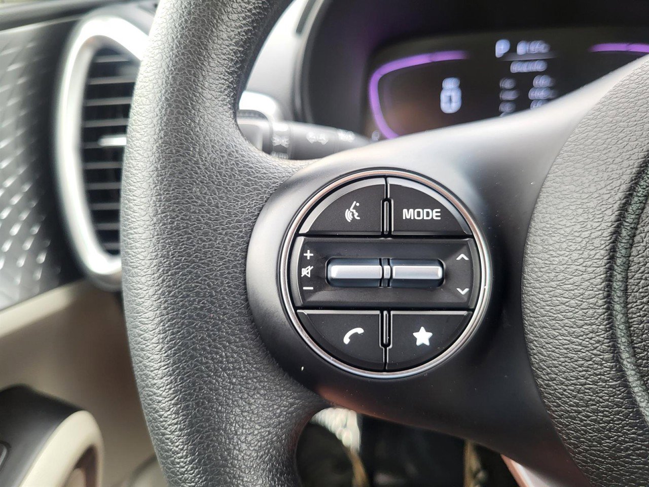 Used 2025 Kia Soul LX w/ LX Technology Package image 20