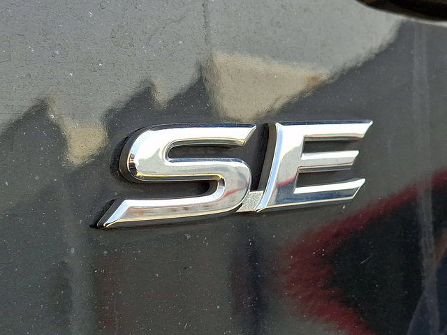 Used 2016 Toyota Camry SE FWD image 29