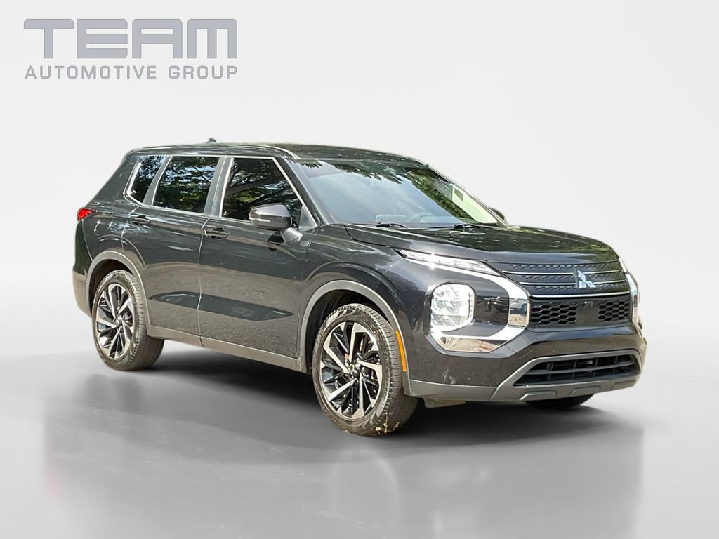 Used 2022 Mitsubishi Outlander ES AWD/4WD image 1
