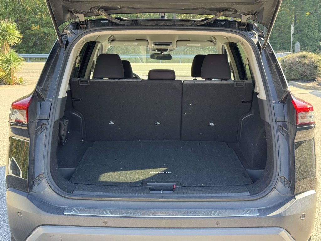 Used 2023 Nissan Rogue SV FWD image 17