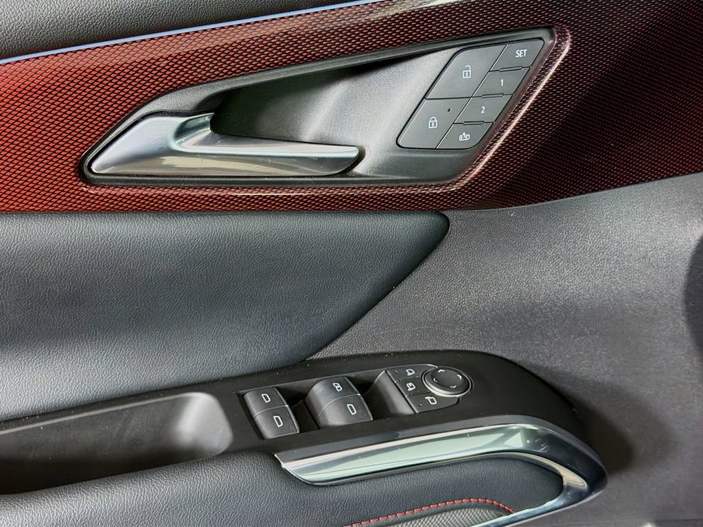 Used 2024 Chevrolet Traverse RS w/ LPO, Floor Liner Package FWD image 18