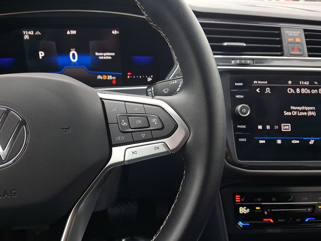Certified 2022 Volkswagen Tiguan SE image 21