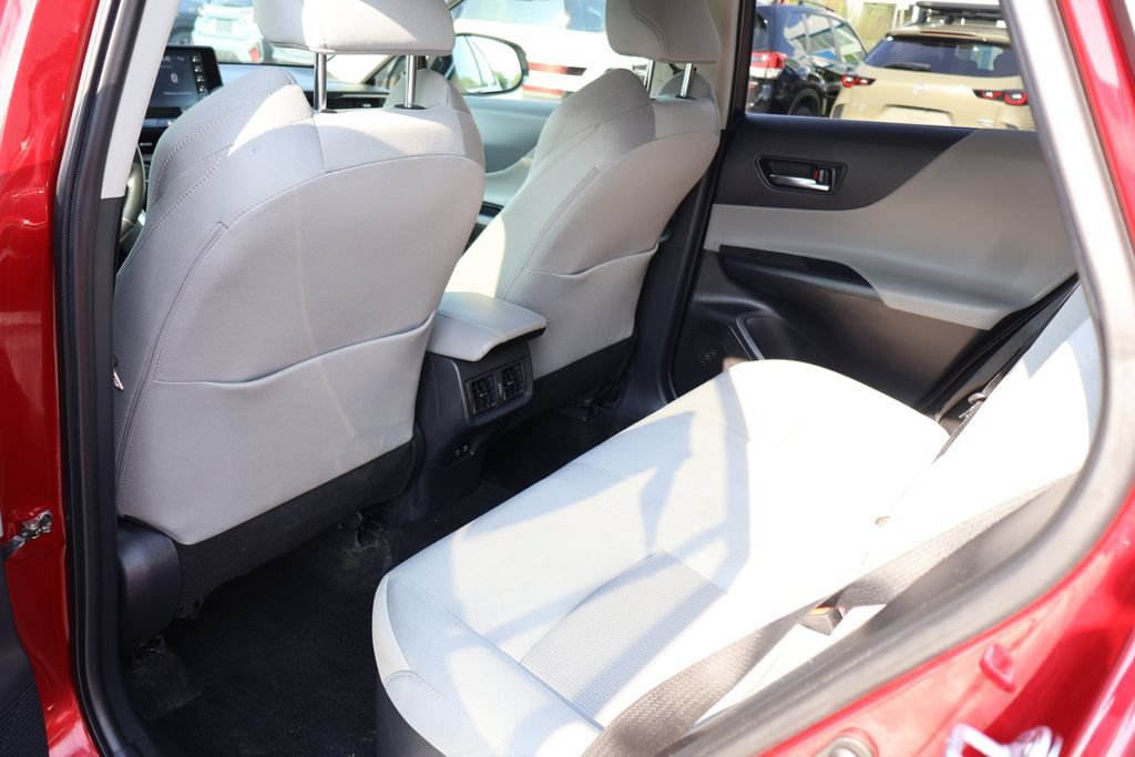 Certified 2022 Toyota Venza LE AWD/4WD image 16